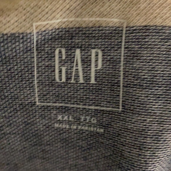 New with tags Gap men’s polo. - Picture 2 of 3